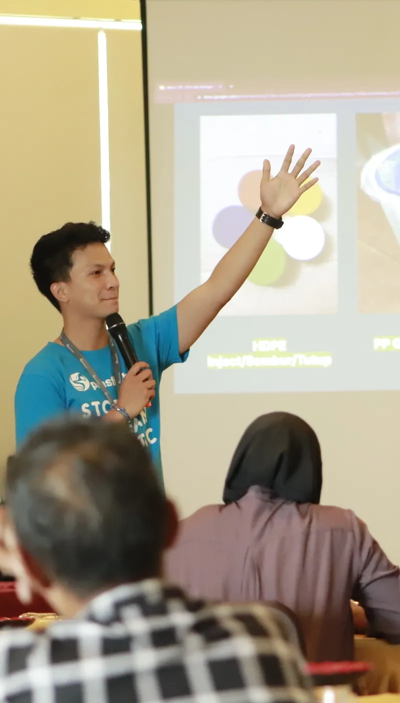 Pelatihan Pengelolaan Sampah Plastik